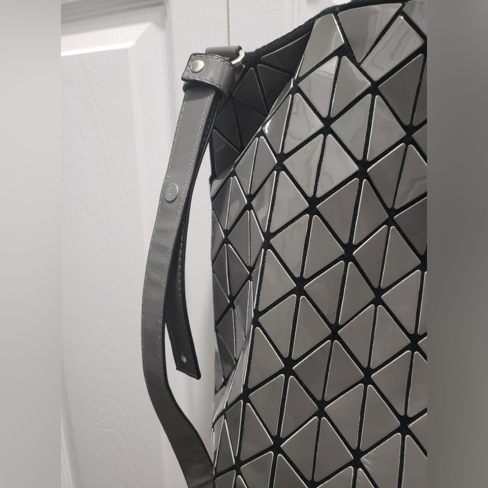 Metallic Geometry Bag - Picture 12 of 16